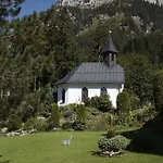 Отель Sunneschlossli Lodge 4*