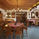 Sunneschlossli Lodge Отель Нессельвенгле